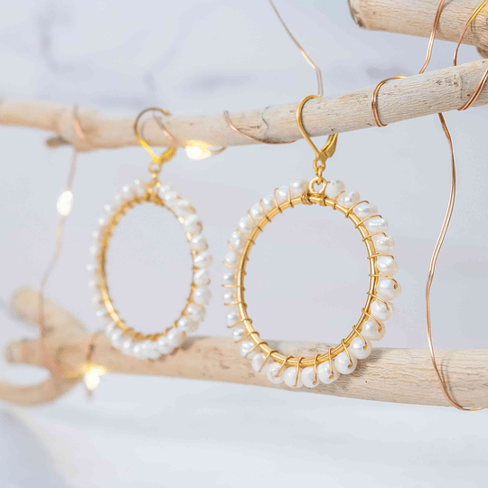 Aros argollas doradas con perlas naturales