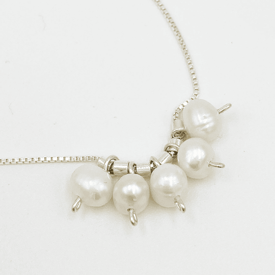 Collar cadena de plata y perlas
