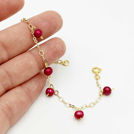 Pulsera dorada con perlas naturales burdeo