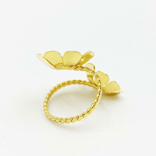 Anillo flor pétalos dorado