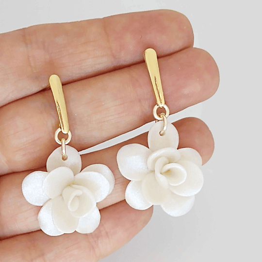 Aros flor blanca chispas