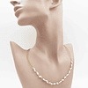 Collar delgado con perlas naturales
