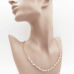 Collar delgado con perlas naturales