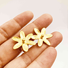 Aros pequeños flor dorada