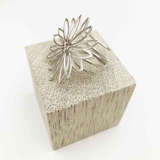 Anillo flor Crisantemo de plata