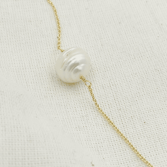 Collar cadena dorada con perla natural