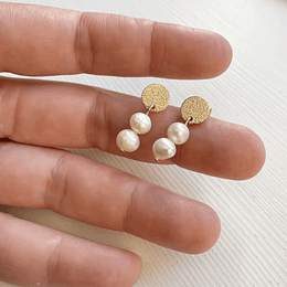 Aros mini dorados con perlas 