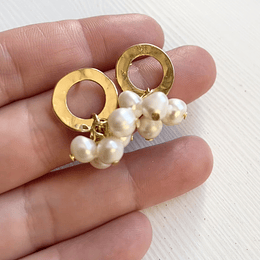 Aros dorados racimo perlas naturales