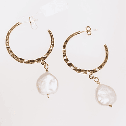 Aros argolla dorada con perla