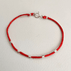 Pulsera roja y mostacillas de plata