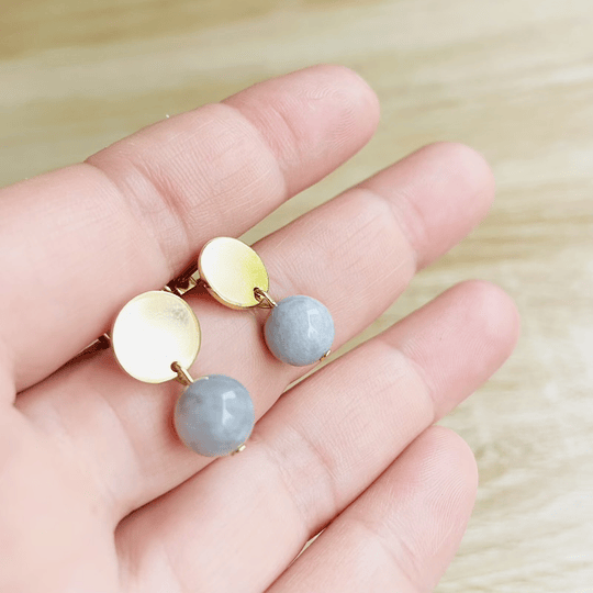 Aros dorados con piedra Agata