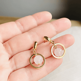 Aros dorados colgantes con Cuarzo