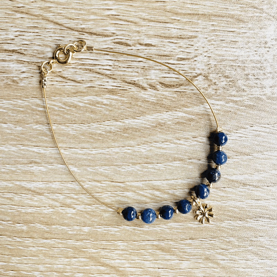 Pulsera Lapislázuli con flor dorada