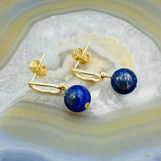 Aros dorados con piedra Lapislázuli