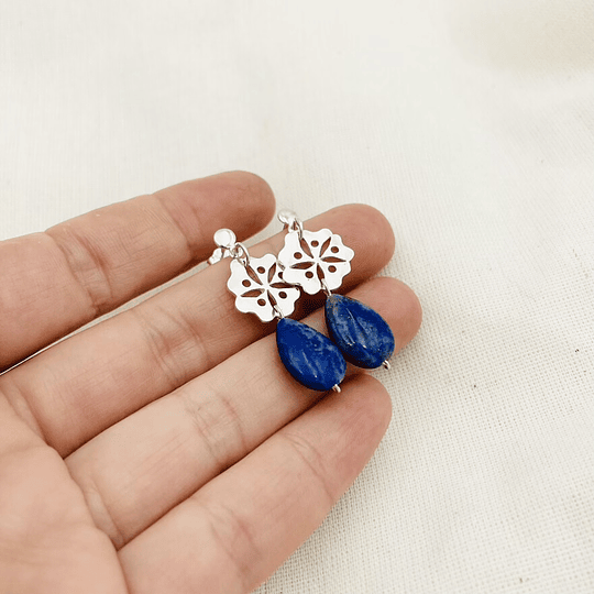 Aros Botón de Abutilón y gota de Lapislázuli