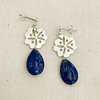 Aros Botón de Abutilón y gota de Lapislázuli