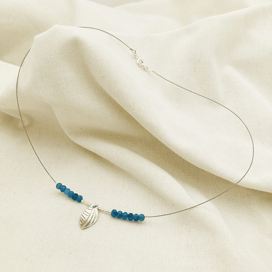 Collar hojita de plata con piedras Apatita