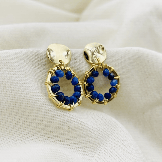 Aros ¨Lirio¨ entorchado en Lapislázuli