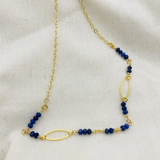 Collar ojitos dorados con Lapislázuli