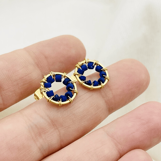 Aros ¨Botón¨entorchado en Lapislázuli