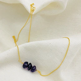 Collar dorado con piedras Amatista naturales