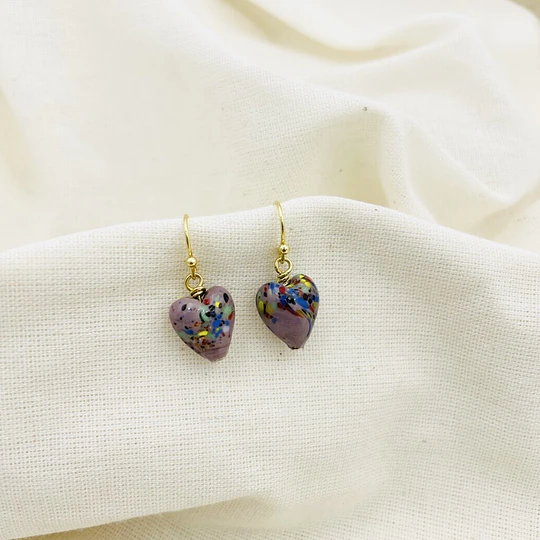 Aros corazón de vidrio morado