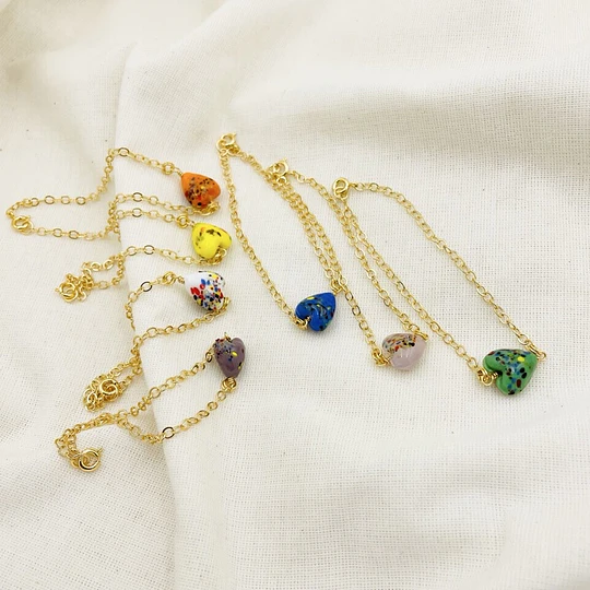 Pulsera corazón de vidrio pintado