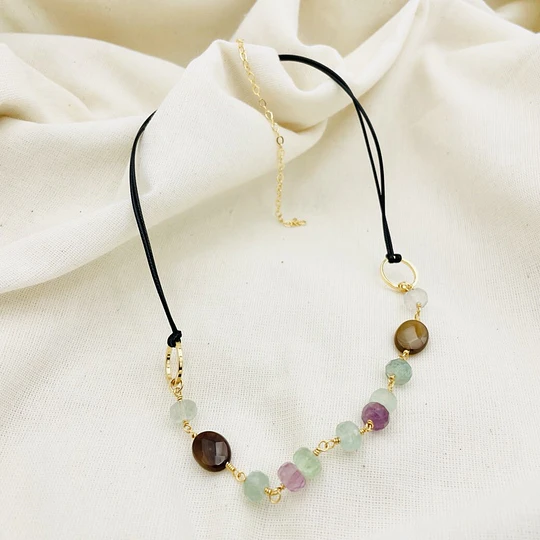 Collar dorado con piedras Fluorita y Agatas