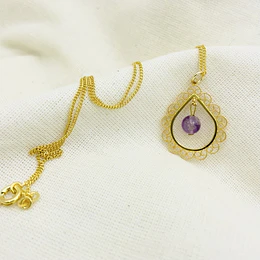 Collar dorado gota filigrana con Amatista
