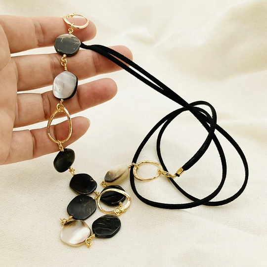 Collar Nácar Y Argollas Doradas