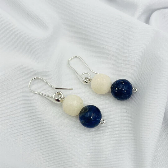Aros de plata y piedras naturales