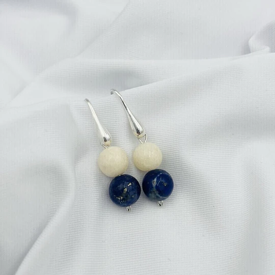 Aros de plata y piedras naturales