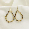 Aros dorados gota con piedras naturales