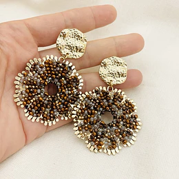 Aros grandes tejidos con mostacillas