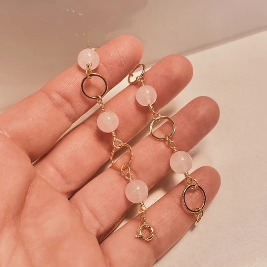 Pulsera argollas doradas con Cuarzo Rosado