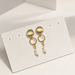 Aros dorados con perlas mini