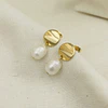 Aros discos dorados con perlas 