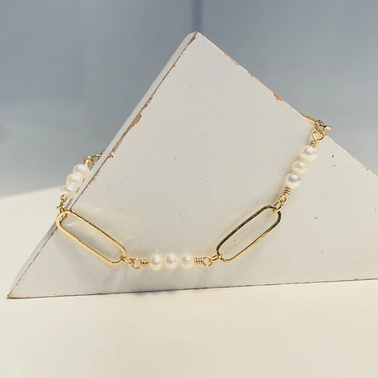 Pulsera óvalos dorados y perlas