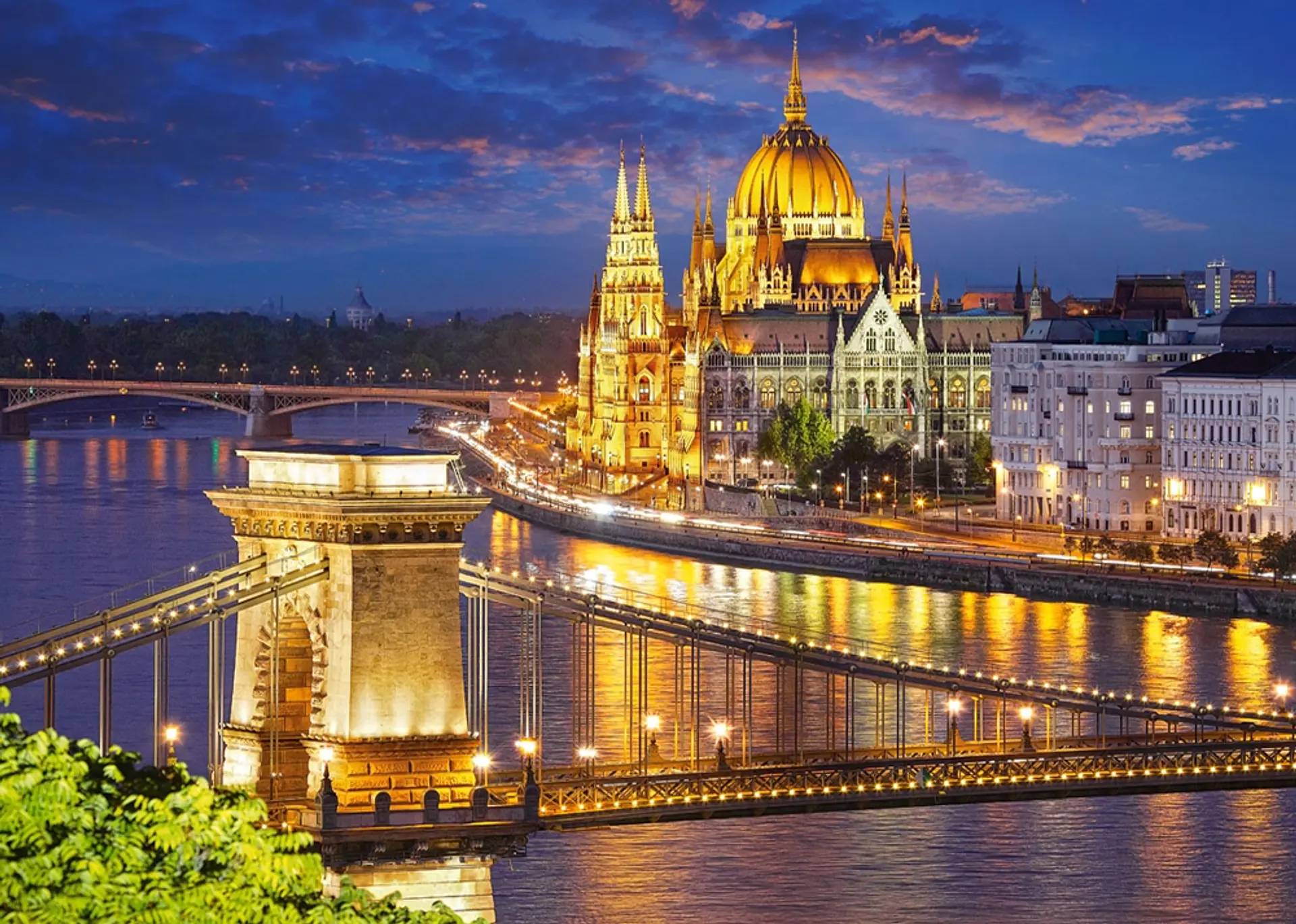 Puzzle 2000 Piezas | Vista de Budapest al anochecer 2