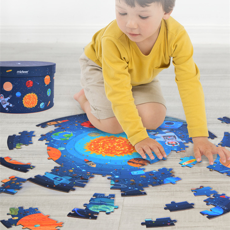 PUZZLE 150PCS REDONDO, VAGANDO EN EL ESPACIO  4