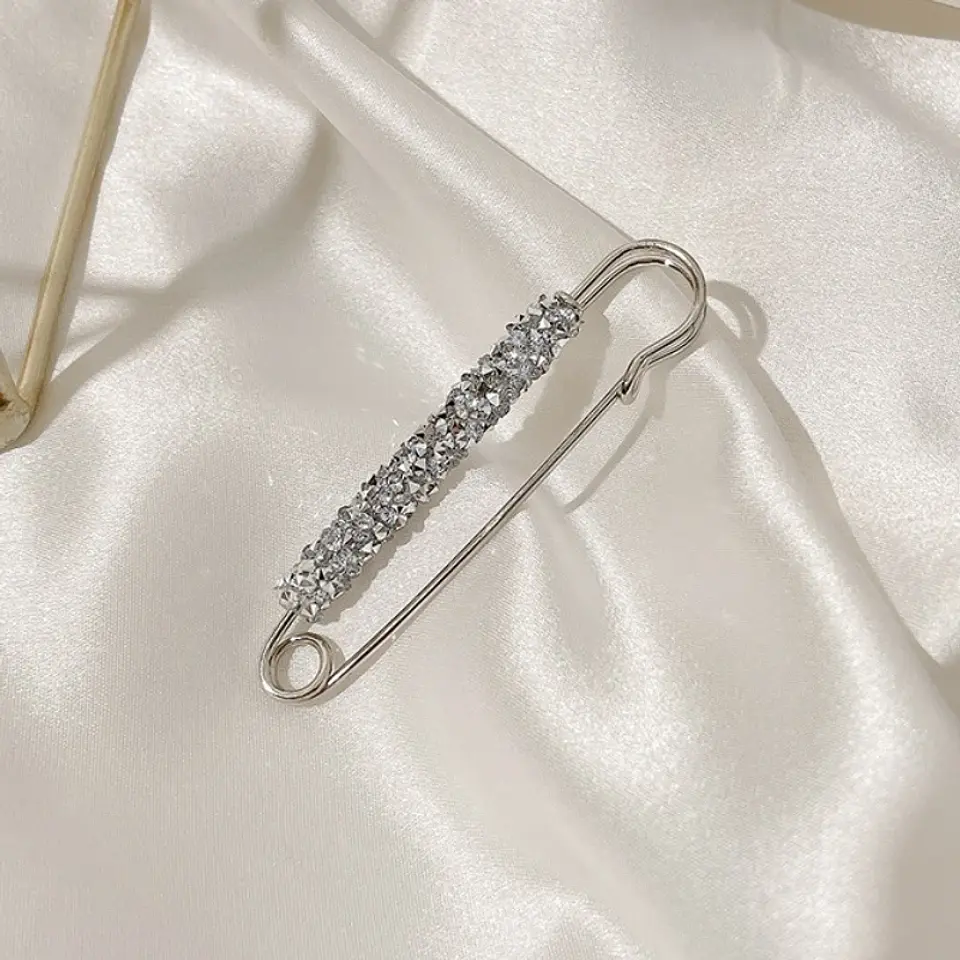 Fashion Crystal Brooches for Women Waist Buckle Fixed Strap Charm Safety Lapel Pins Cardigan Scarf Buckle Badge Accessories 3