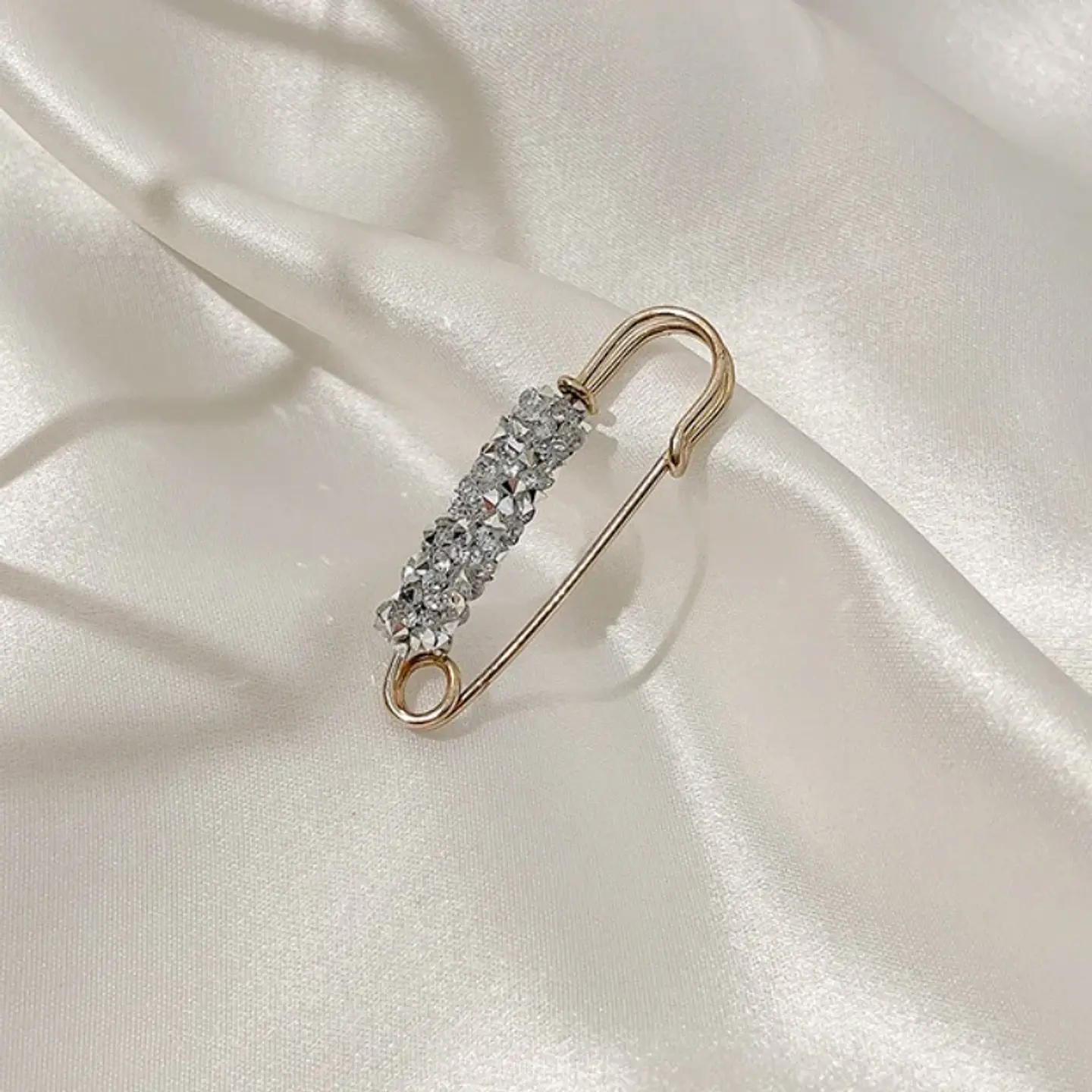 Fashion Crystal Brooches for Women Waist Buckle Fixed Strap Charm Safety Lapel Pins Cardigan Scarf Buckle Badge Accessories 7