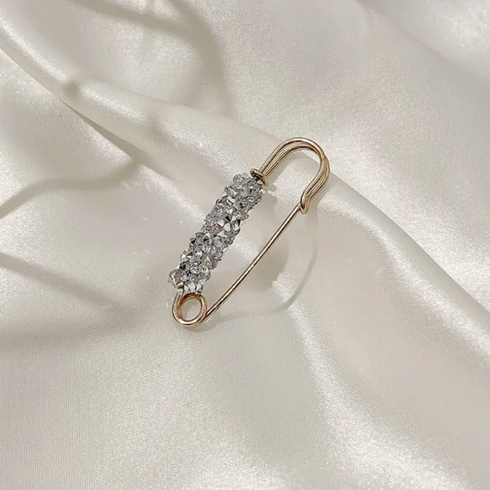 Fashion Crystal Brooches for Women Waist Buckle Fixed Strap Charm Safety Lapel Pins Cardigan Scarf Buckle Badge Accessories 7