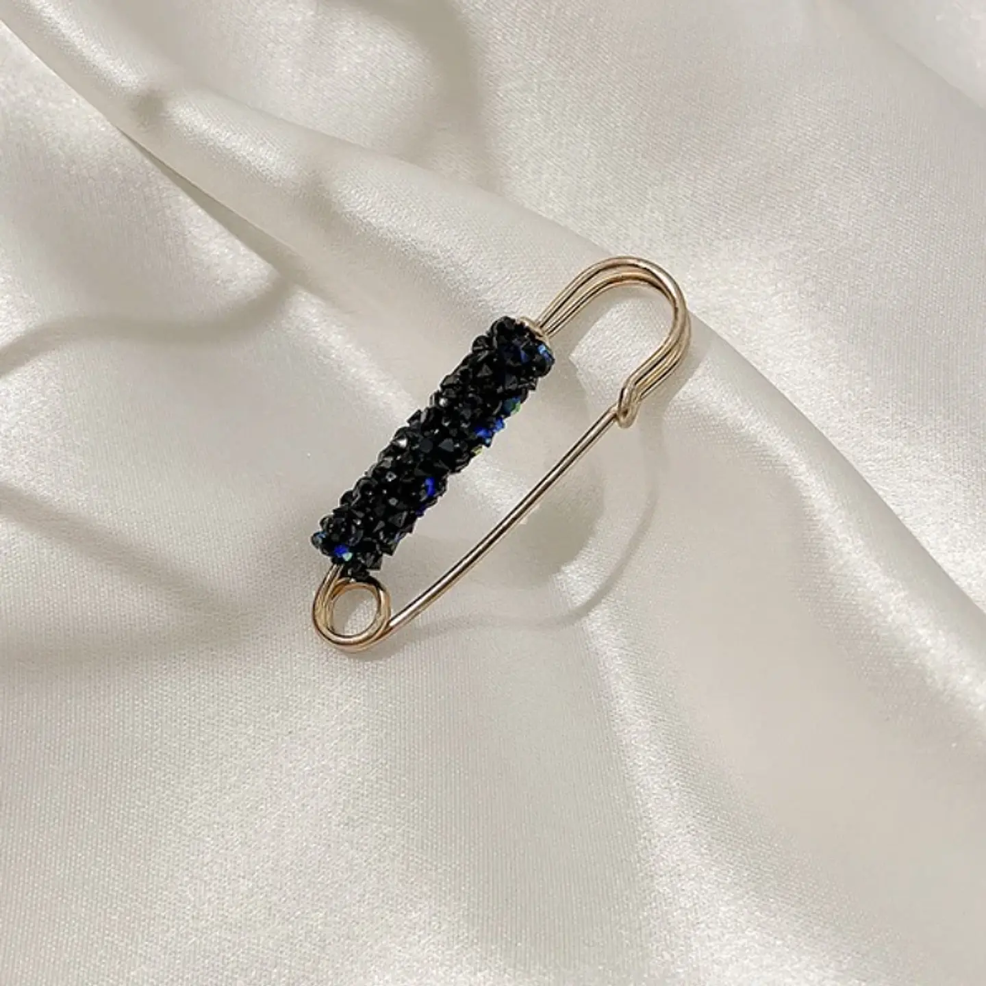 Fashion Crystal Brooches for Women Waist Buckle Fixed Strap Charm Safety Lapel Pins Cardigan Scarf Buckle Badge Accessories 9