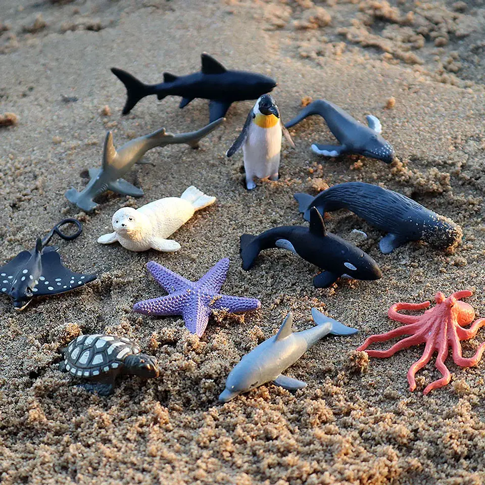 Oenux Mini Animal Figures PVC Zoo Model Set 51