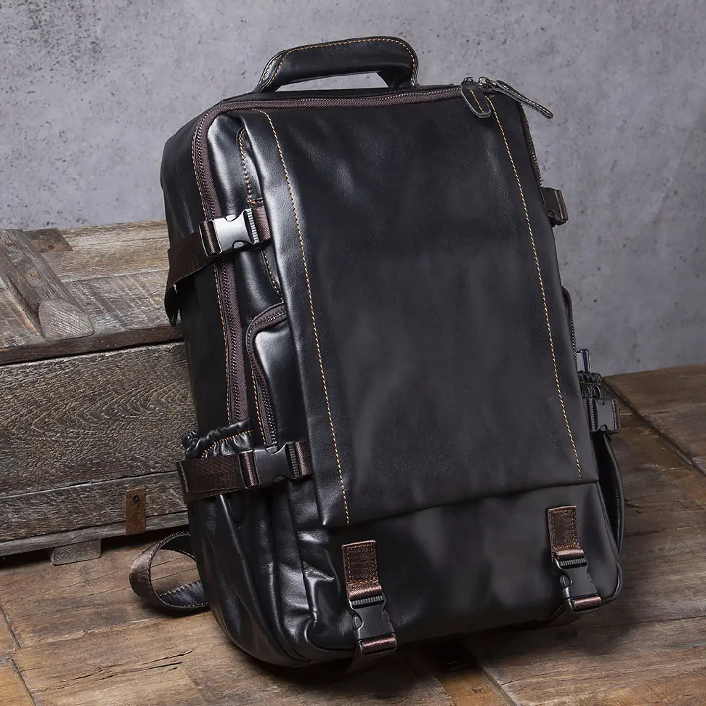 Genuine Leather Men's Backpack – Laptop Compartment 17