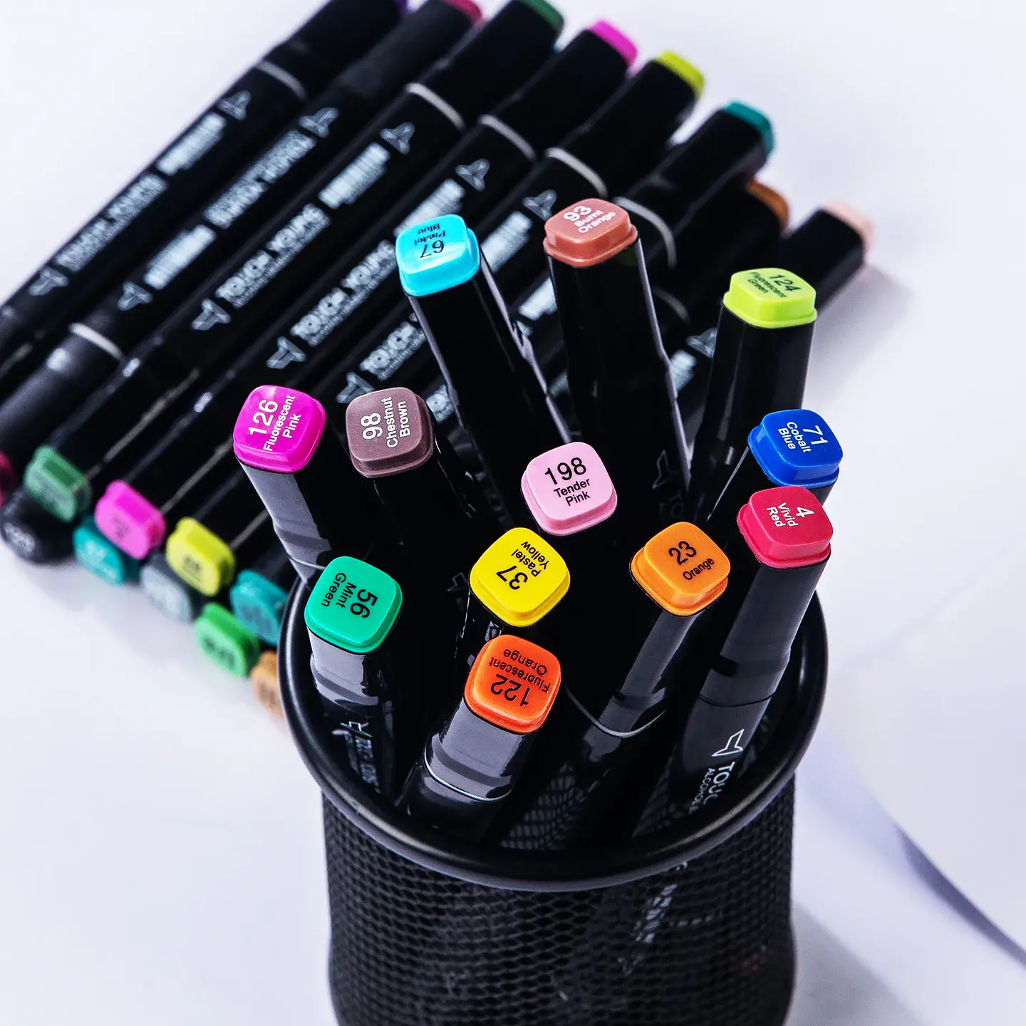 Dual-Tip Art Marker Set – 24-80 Colors 18