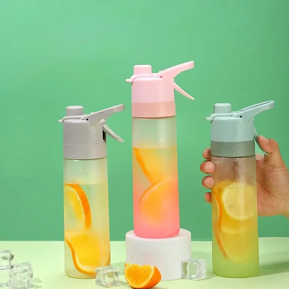 Spray Mist Water Bottle – 650ml with Straw 15