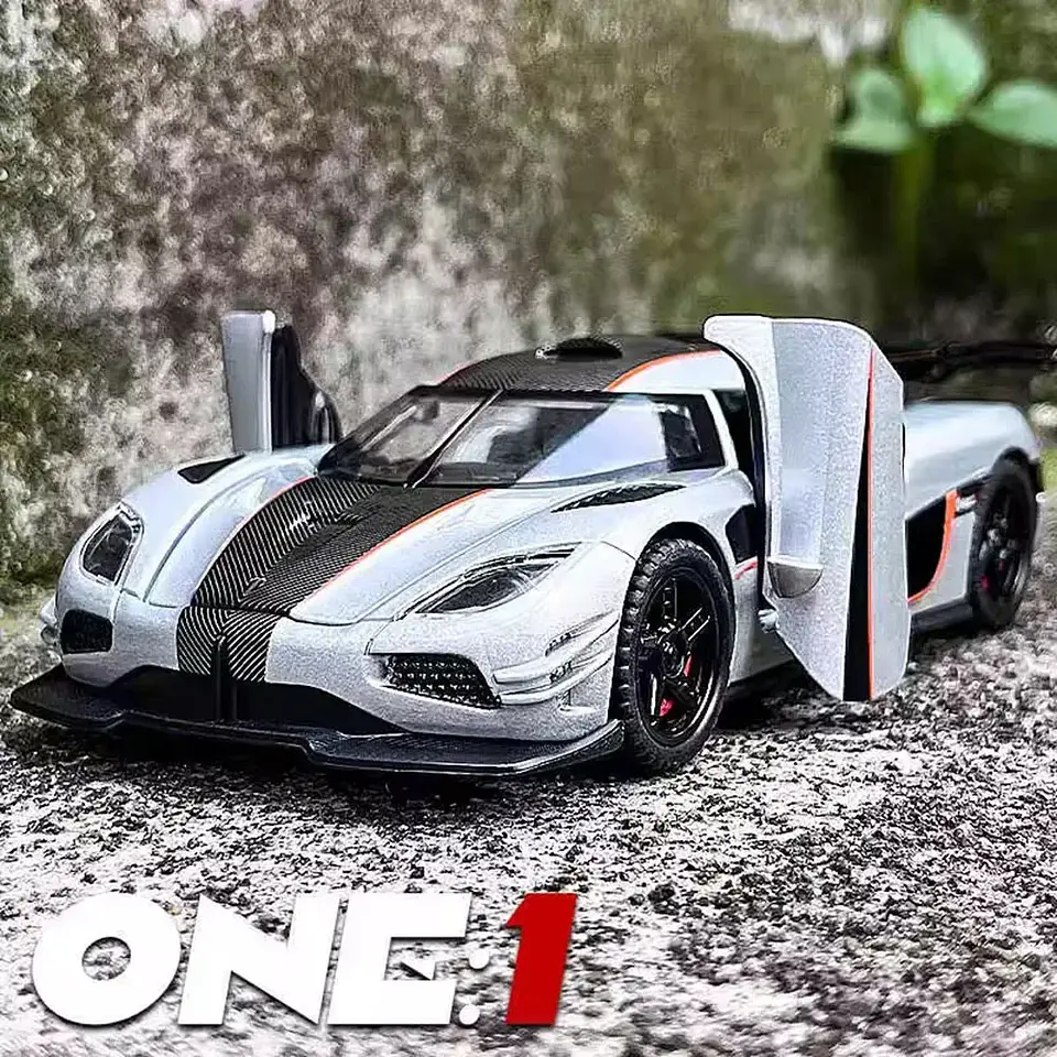 1:24 Diecast Sports Car Model – 4 Opening Doors 1