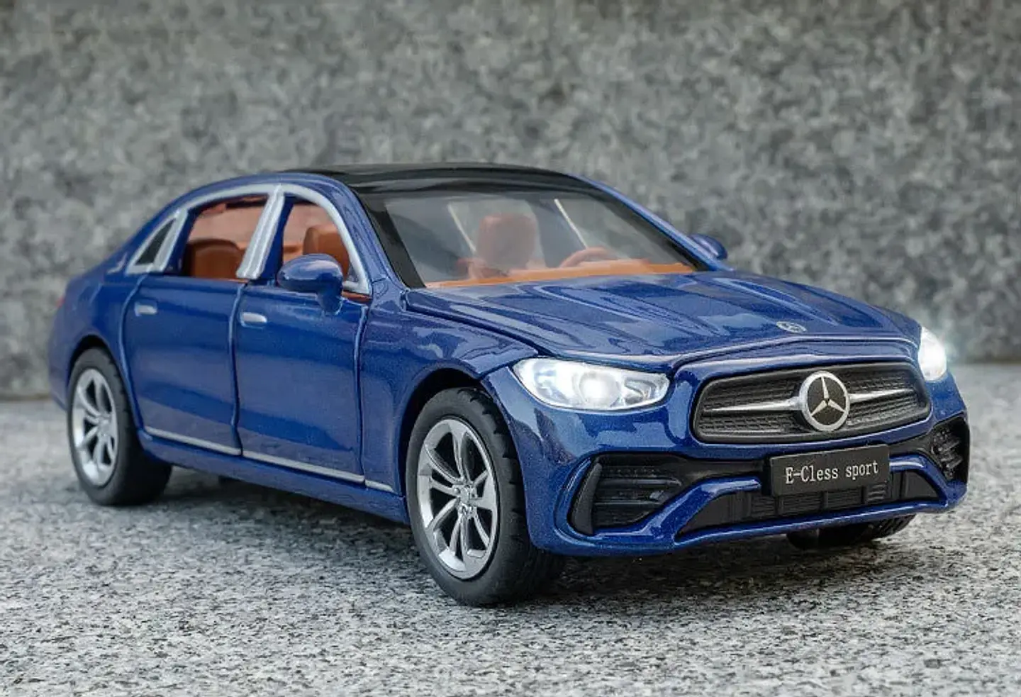 1:32 Diecast Luxury Sports Car Model – Sound & Light 23
